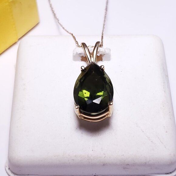 Estate 4ct Pear cut Lab Created Green Tourmaline 10Kt Y/Gold 20
